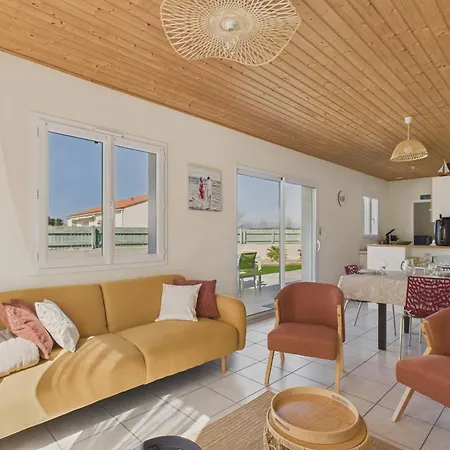 Holiday home Jolie Maison Avec Exterieur Pour 6 Proche