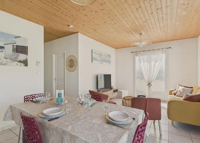 Hébergement de vacances Jolie Maison Avec Extérieur Pour 6 Proche *